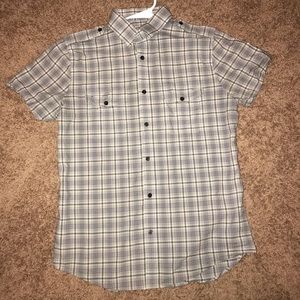 Express short sleeve button up